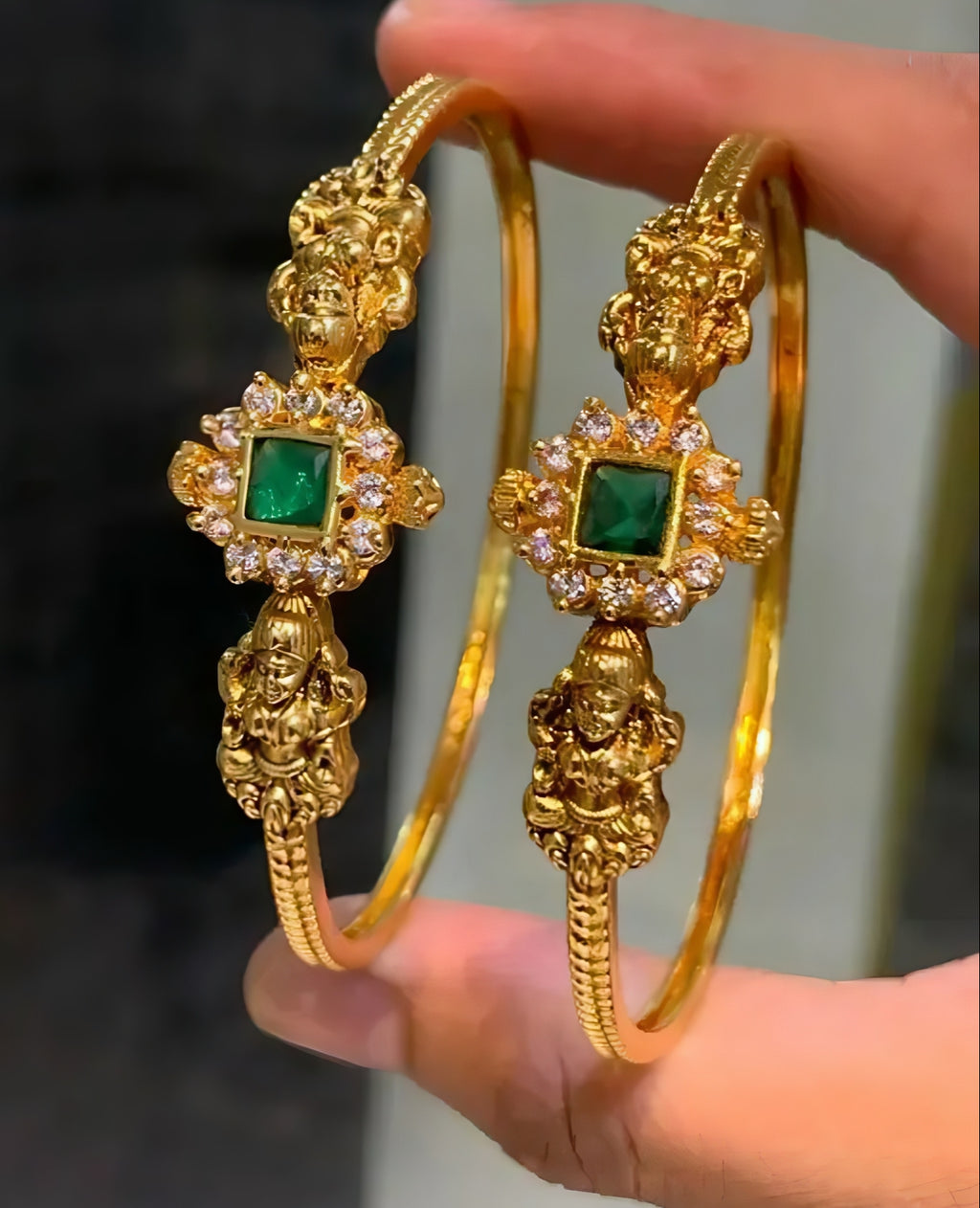 Emerald Devi Kada Set