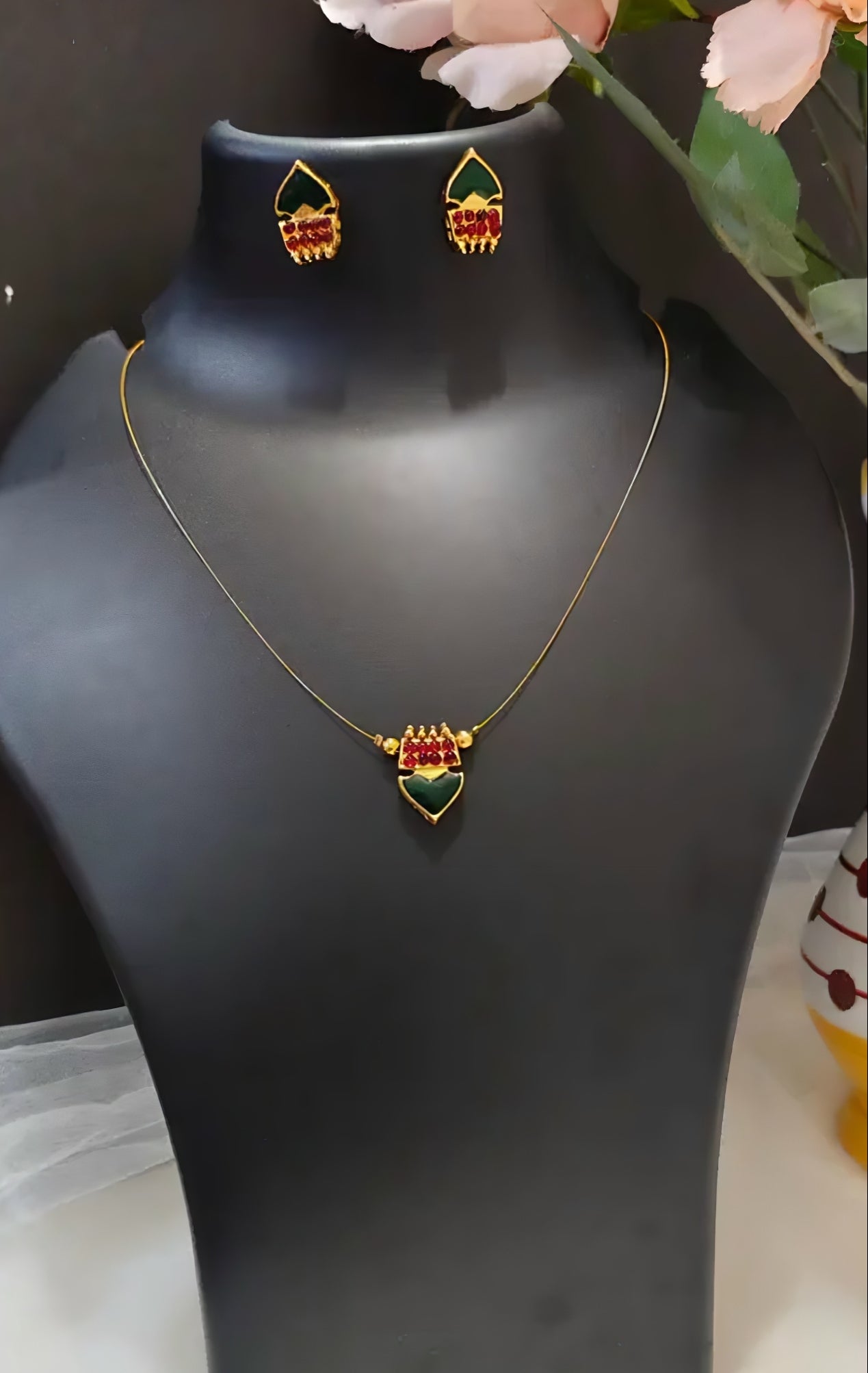 Palakka Glow Pendant Set