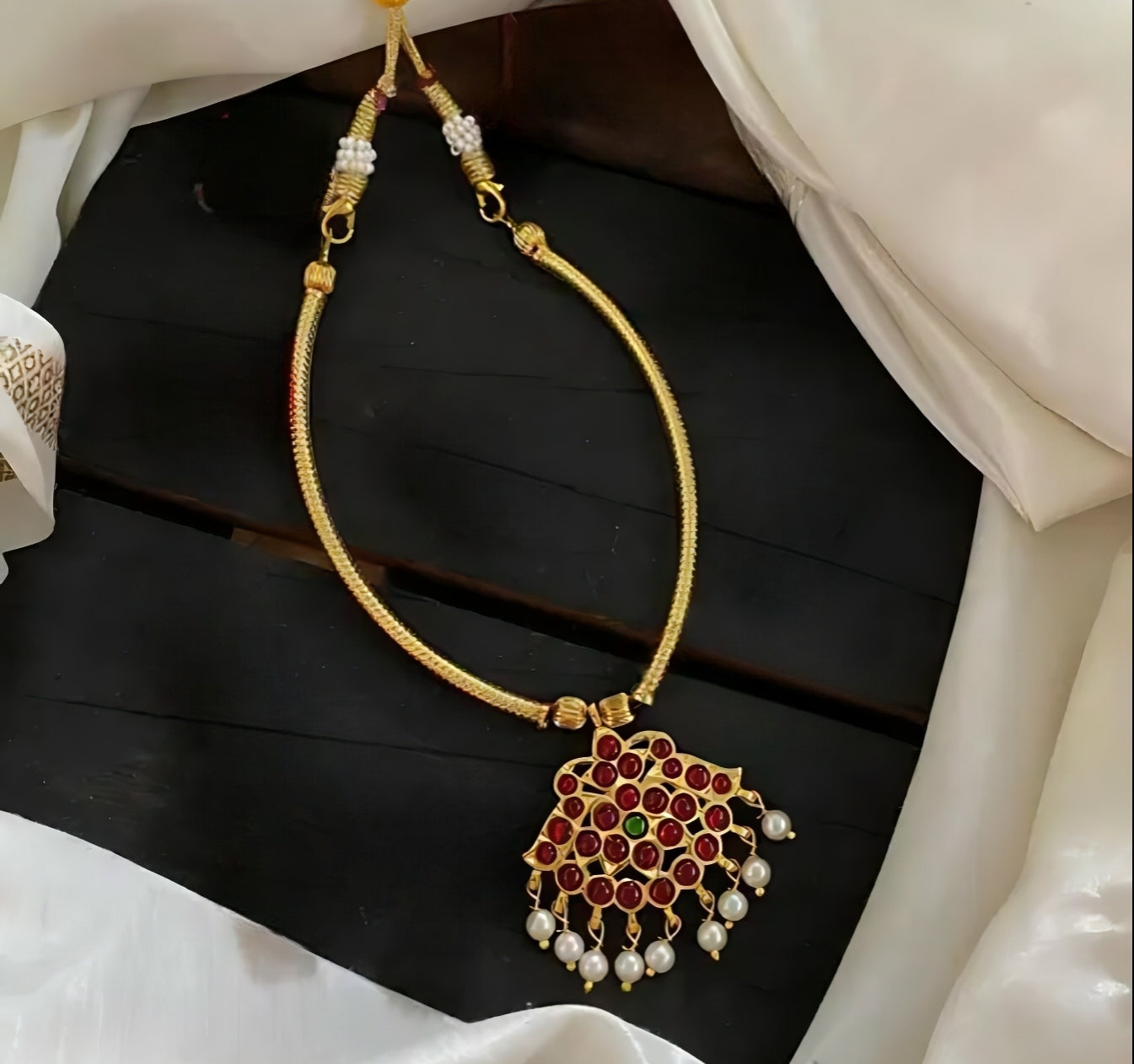 Rajkumari Ruby Choker