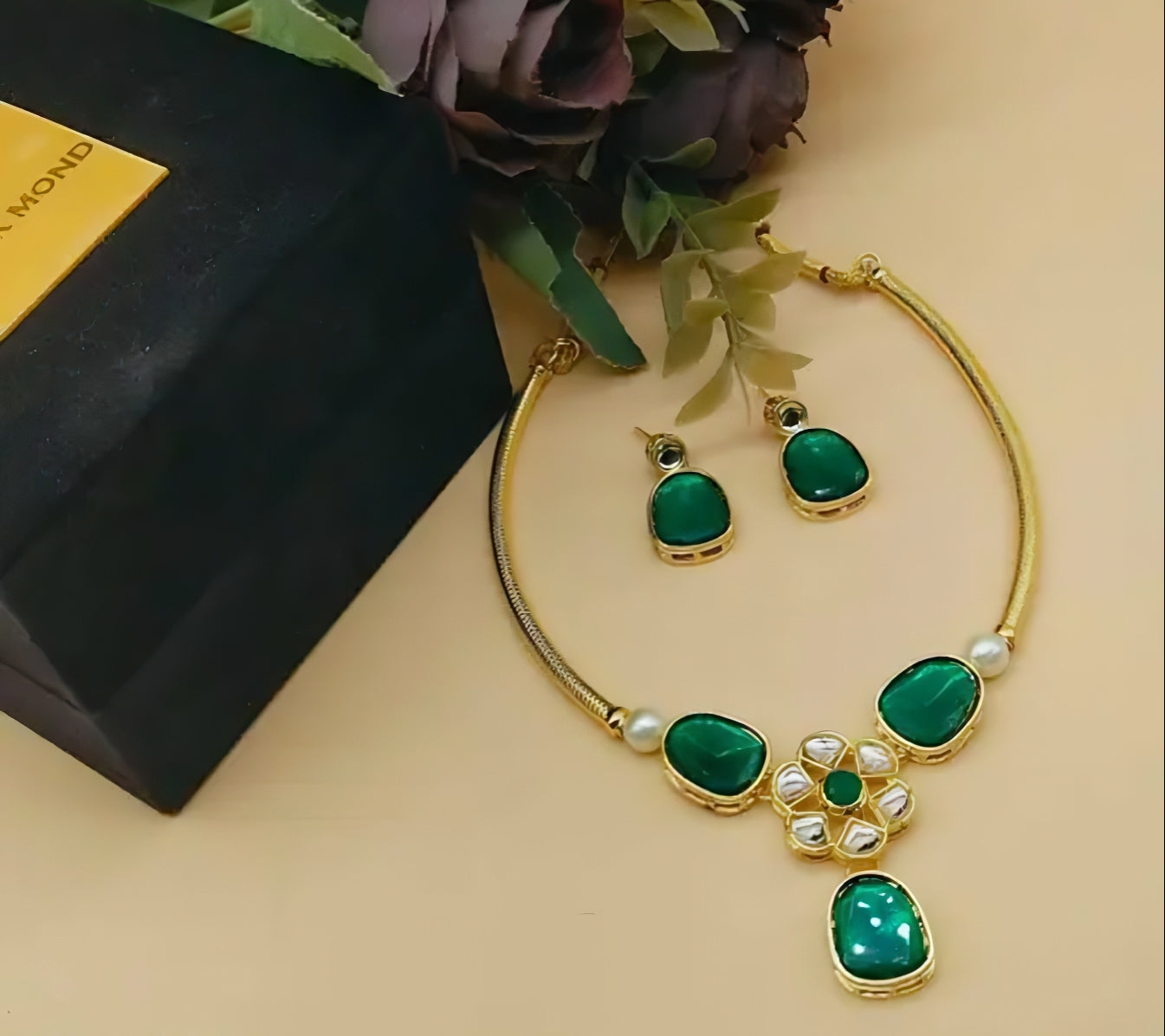 Regal Kundan Pipe Necklace Set