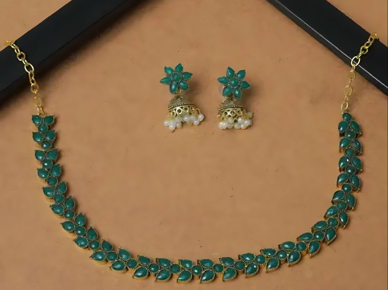 Pachai Malar Leafy Set