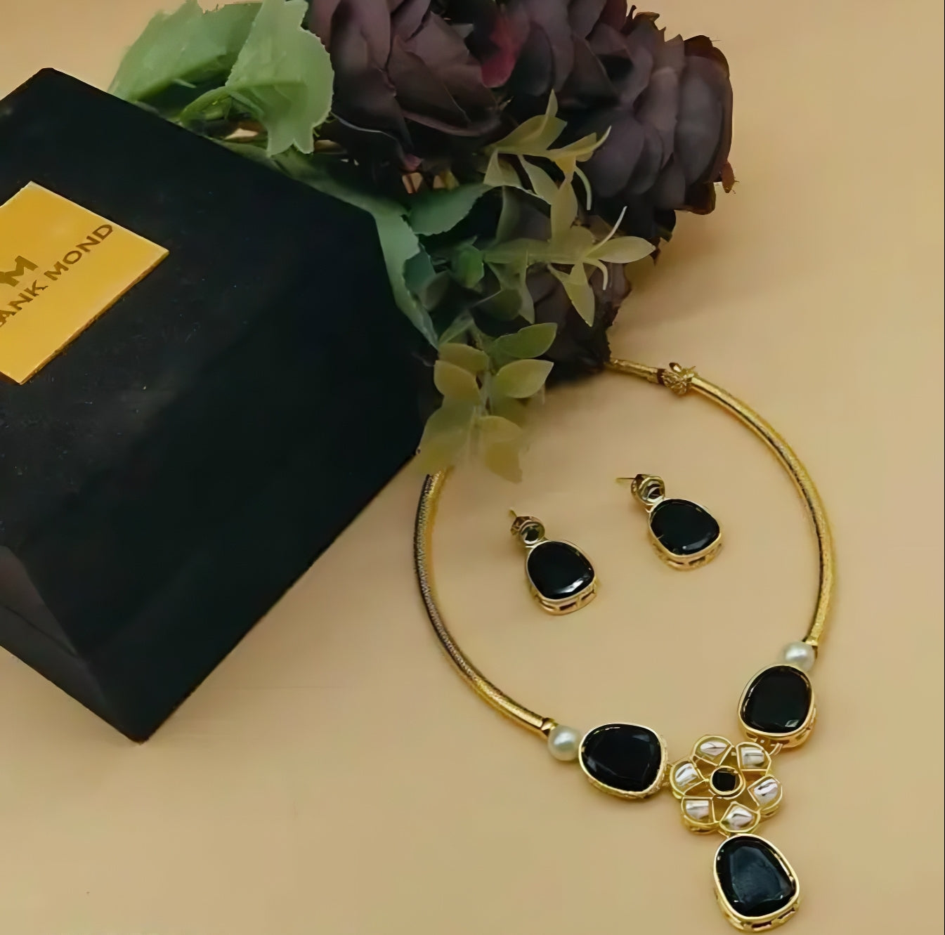 Regal Kundan Pipe Necklace Set